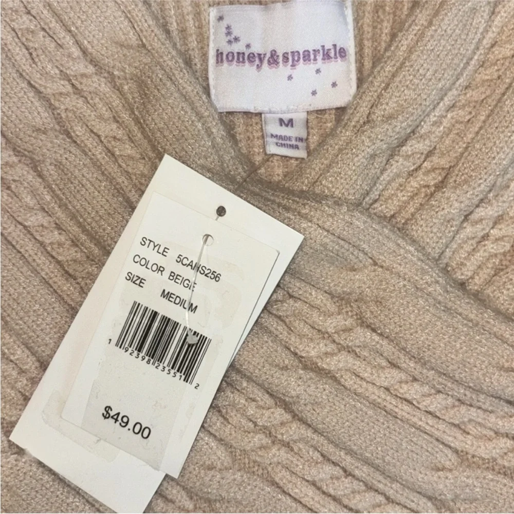 V Neck Crossover Cropped Long Sleeve Sweater Dillard’s Brand 
Size Medium - Picture 4 of 7